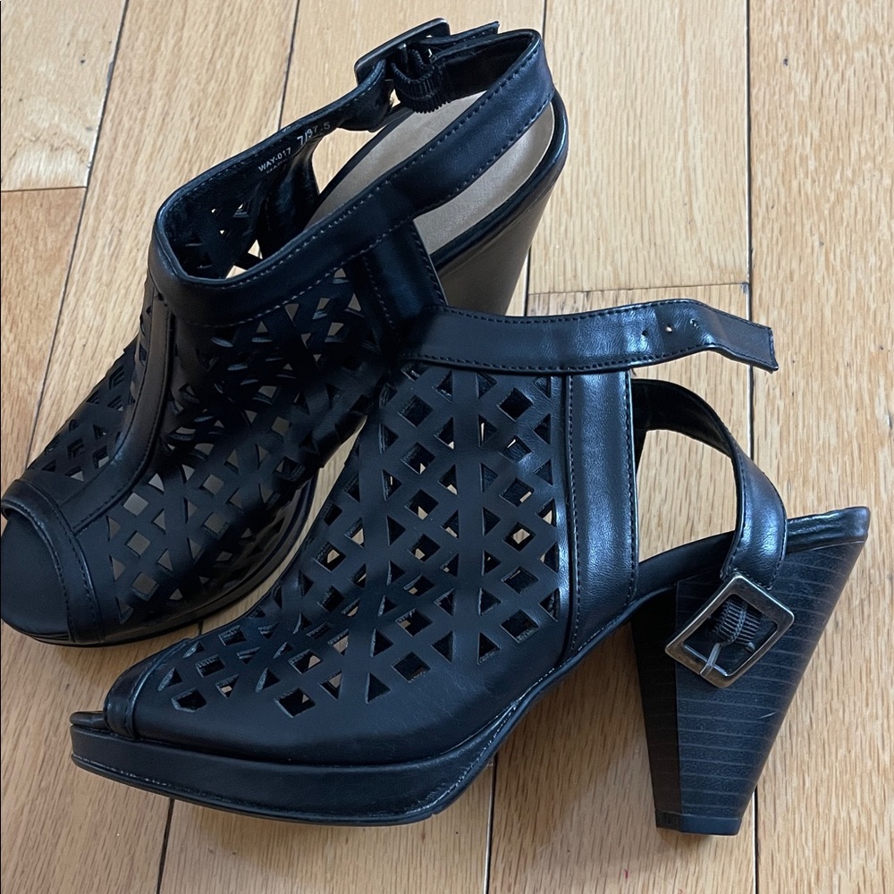 CL by Laundry Black Cutout Heeled Sandals